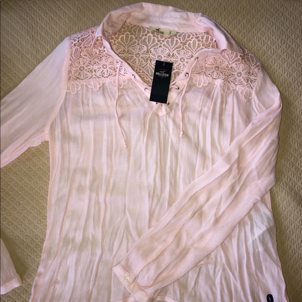 Size small Hollister shirt